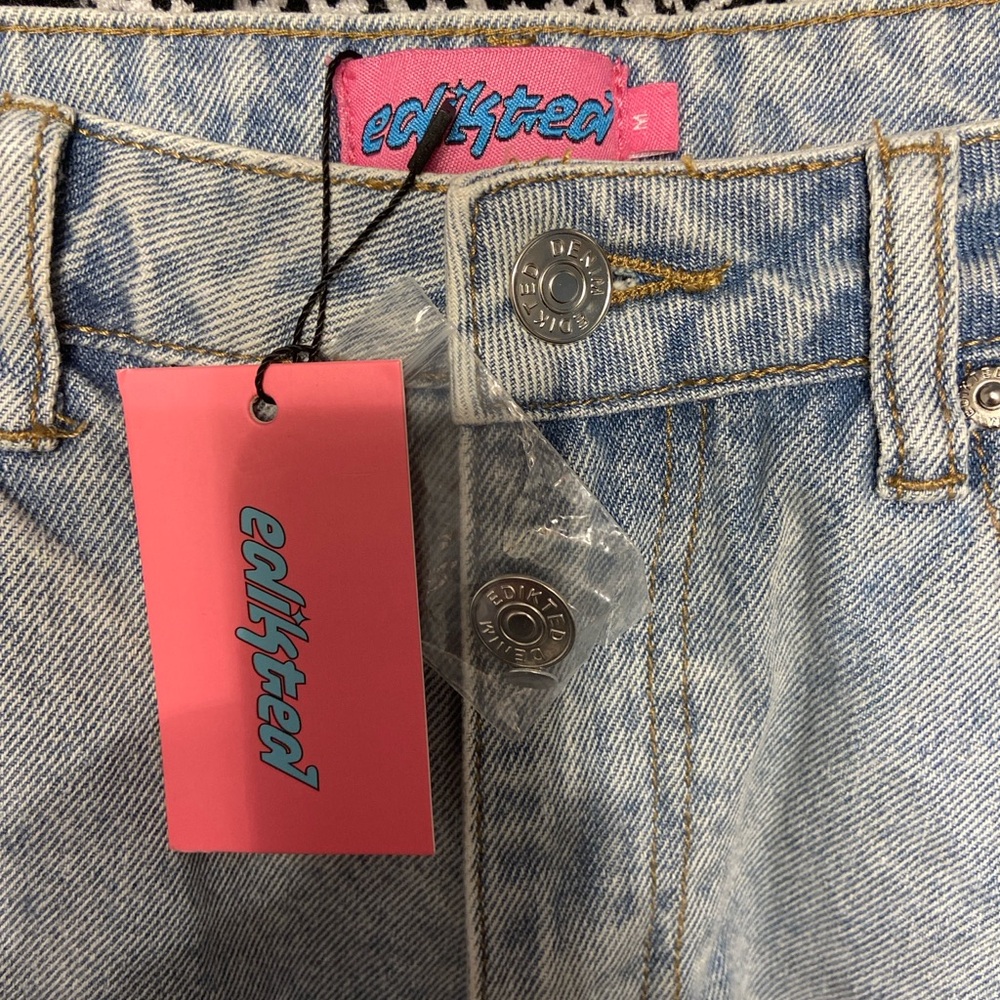 Edikted Distressed Blue Jeans - Picture 2 of 4